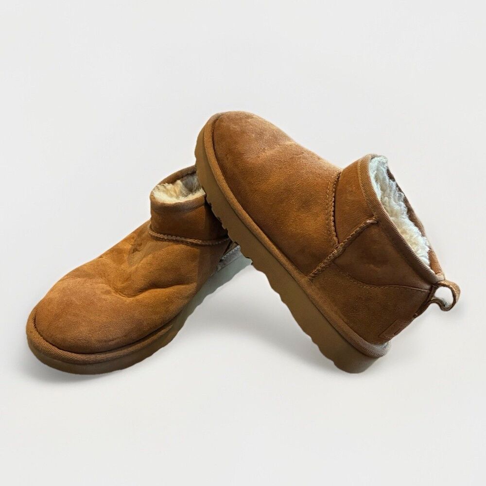UGG Women's Brown Suede Ankle Bootie Pull-On Fur Lined Flat Outdoor Rubber